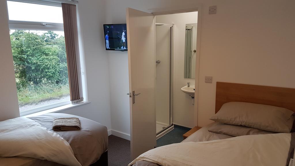 Road King - Hollies Truckstop Café Bed & Breakfast Cannock