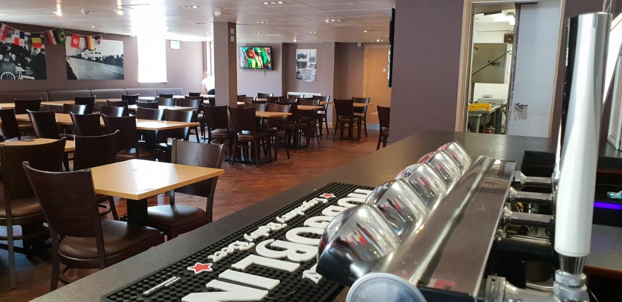Bed & Breakfast Road King - Hollies Truckstop Café Cannock
